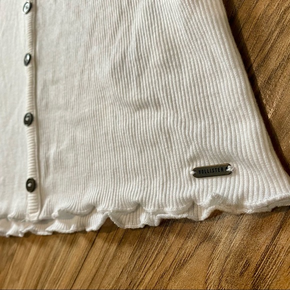 Hollister | Slim Fit Tee - Short Sleeve | M - Picture 3 of 3